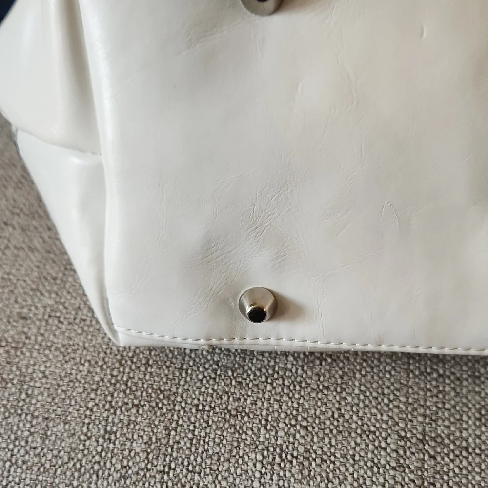 Giani Bernini White Leather Shoulder Tote - Picture 3 of 9